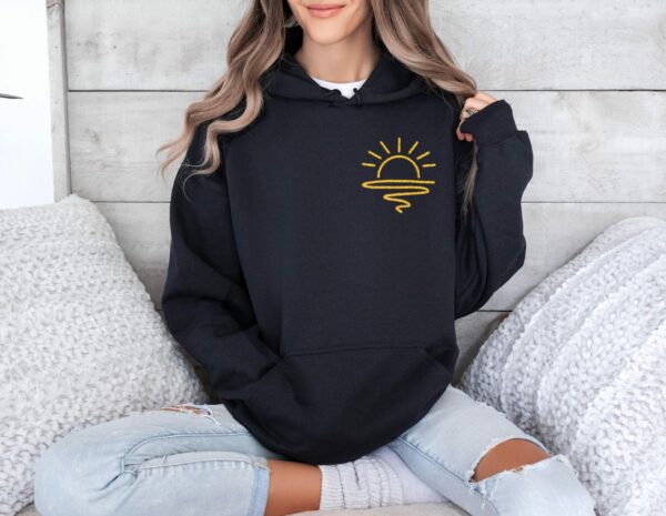 Embroidered Sun Graphic Hoodie Minimalist Sunshine Design For Cozy And Nature-Inspired Style Embroidery Hooded Sweatshirt For Men And Women